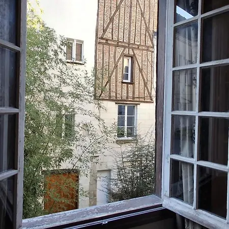 Typique Au Coeur Du Vieux Apartment